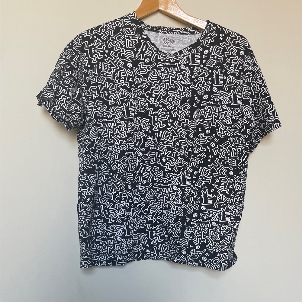 Black and White Graphic Short Sleeve Tee